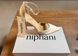 Zapatos de tacón Niphanı beige/dorados