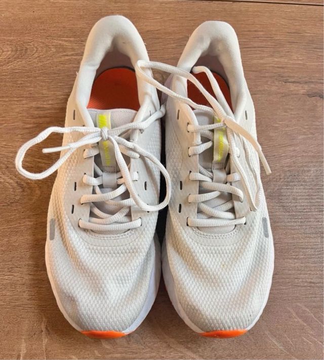 Zapatillas Nike Blancas y Rosas