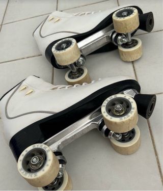 Patines blancos de cuero