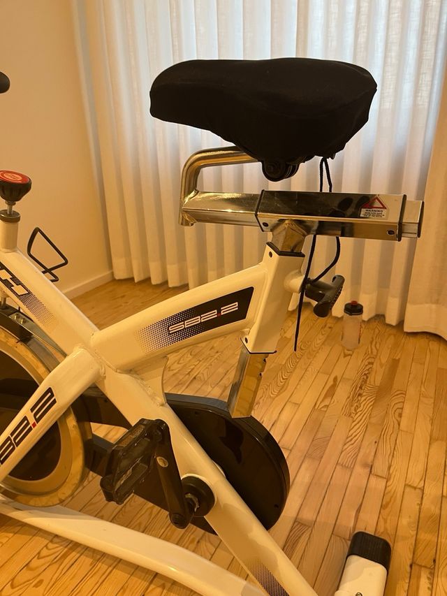 Bicicleta Estática BH SB2.2 en muy buen estado.