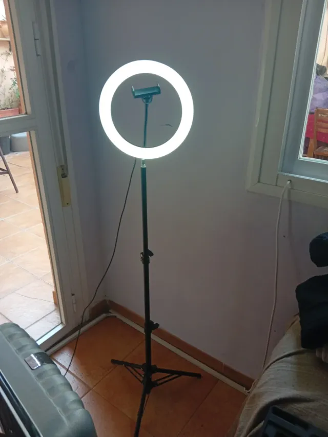 Trípode con Aro de Luz LED