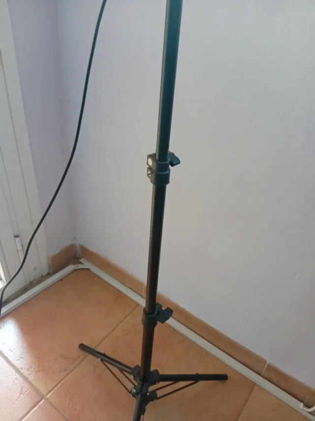 Trípode con Aro de Luz LED