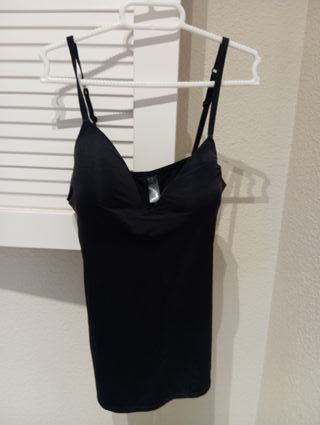 Camiseta tirantes negra Primark Talla M