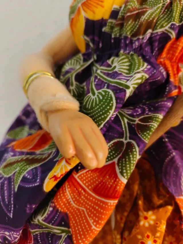 Vecchia bambola in tessuto 19 cm