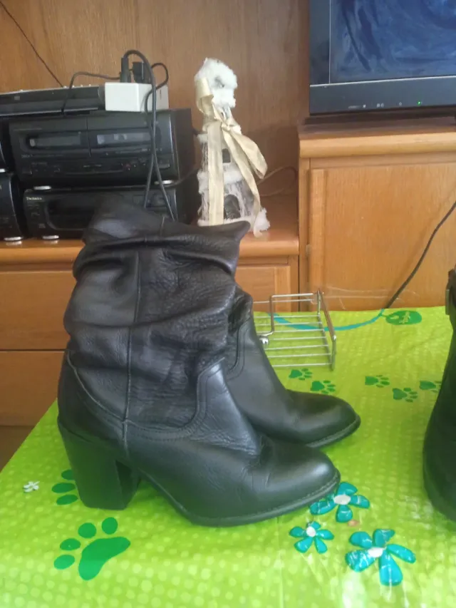 Botas de cuero negras