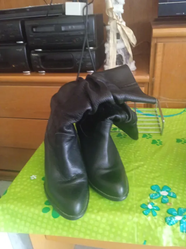 Botas de cuero negras