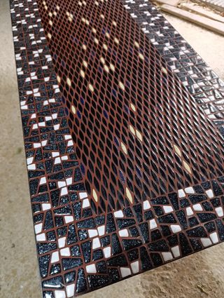 Tavolo da salotto/centro vintage con piastrelle.