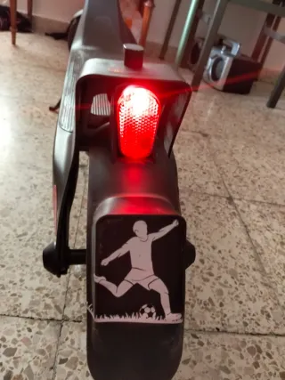 Patinete eléctrico gris