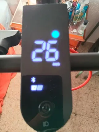 Patinete eléctrico gris