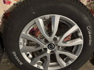 Llanta de aleación con neumático