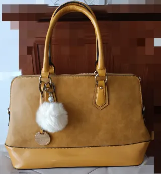 Borsa Gialla con Ciondolo