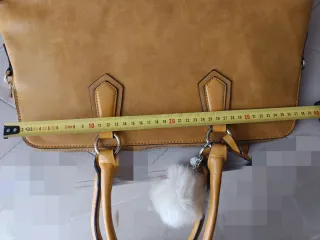 Borsa Gialla con Ciondolo