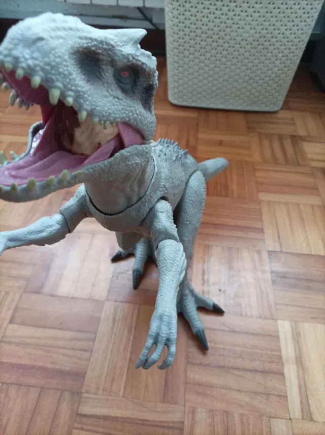Dinosaurio de juguete