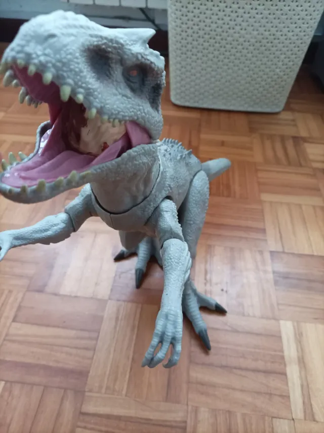 Dinosaurio de juguete
