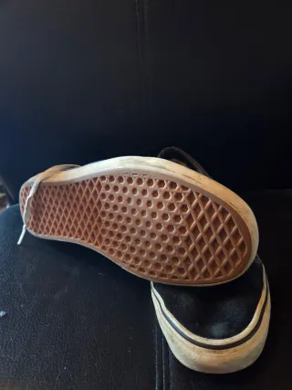 Zapatillas Vans Old Skool Negras y Blancas