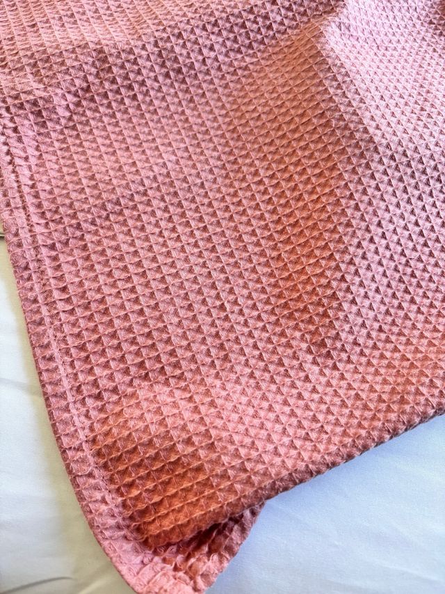 Colchas de tela rosa