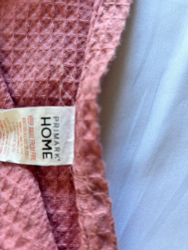 Colchas de tela rosa