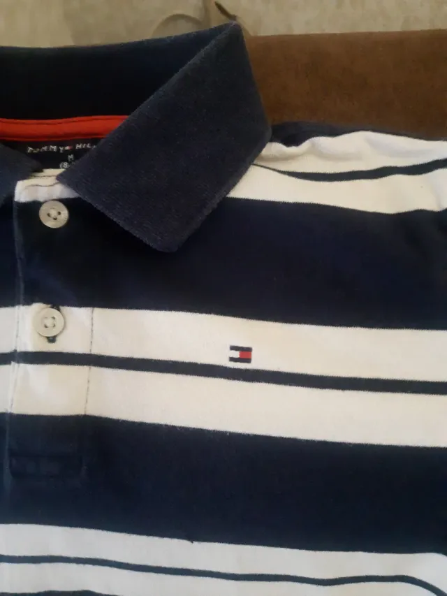 Polo Tommy Hilfiger Rayas Azul Marino.8/10 años