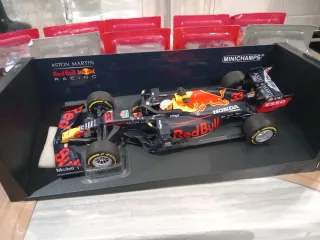 Modellino Aston Martin Red Bull Racing