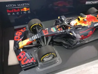 Modellino Aston Martin Red Bull Racing