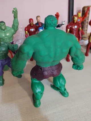 Figura Hulk 30cm Elástica