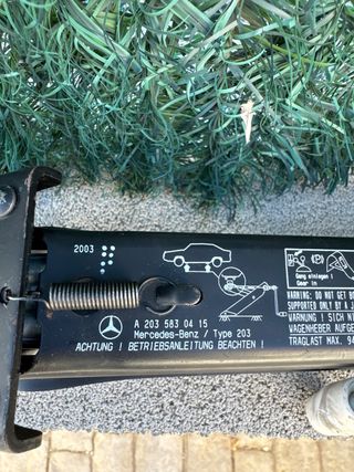 Gato Mercedes A203 583 04 15