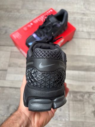 Nike Zoom Vomero 5 Talla 42.5