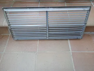 Rejilla ventilación metálica Respiradero