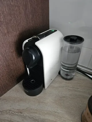 Cafetera Nespresso Blanca