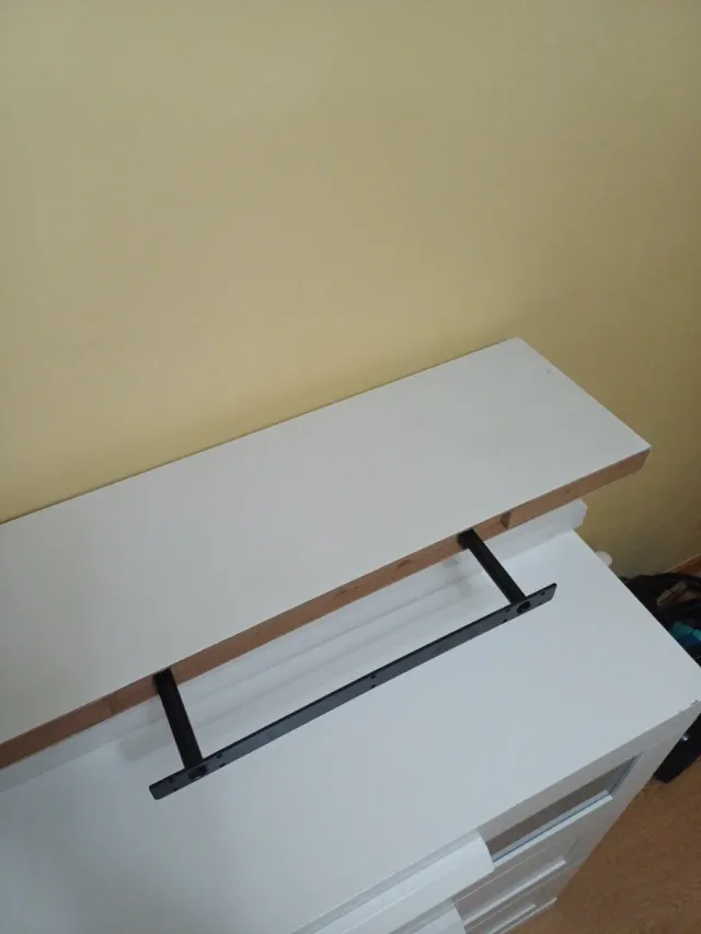 Balda estantería blanca madera y metal