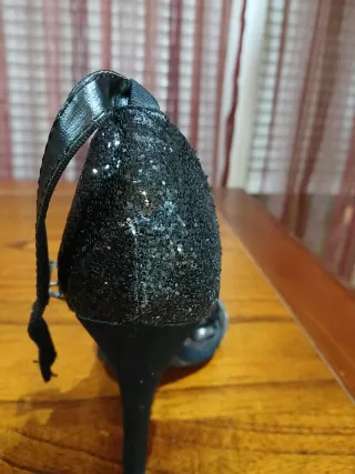 Sandalias fiesta Zara negras y plateadas