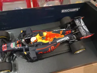 Minichamps Aston Martin Red Bull RB16
