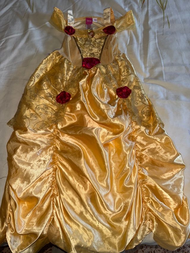 Vestido Bella Disney Princesas con capa