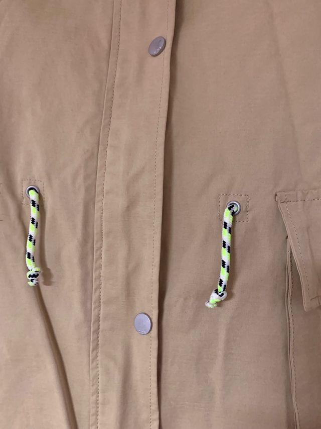 Parka Zara niña capucha y cordones