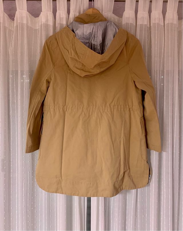 Parka Zara niña capucha y cordones
