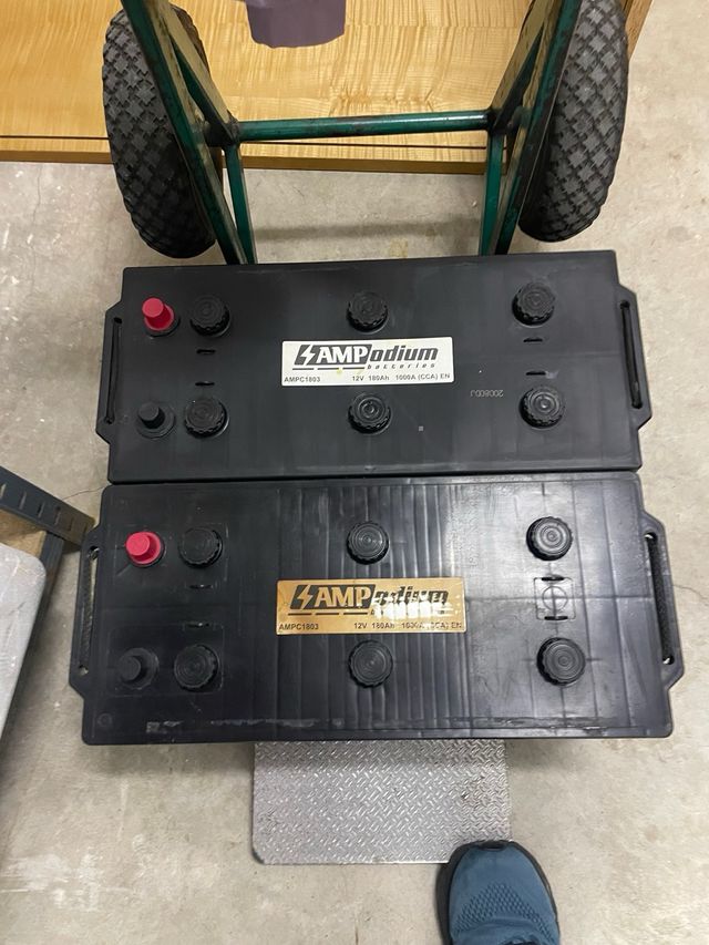 2 Baterías AMPodium 180Ah 1000A AMPC1803