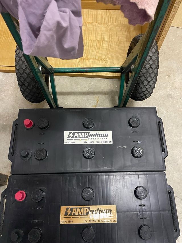 2 Baterías AMPodium 180Ah 1000A AMPC1803