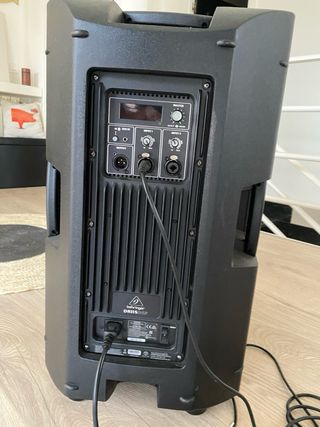 Amplificador Behringer Negro