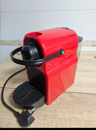 Cafetera Nespresso Krups iNissia Roja
