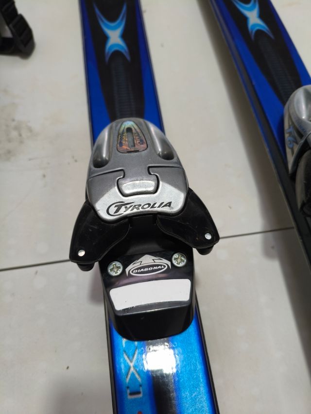 Esquís Head Cyber 24x 170 + Bastones