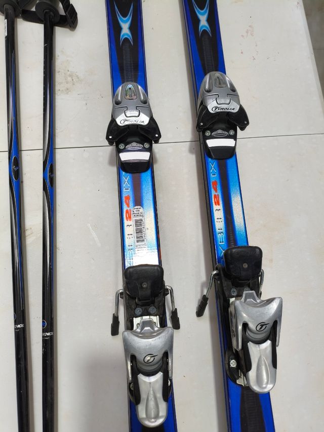Esquís Head Cyber 24x 170 + Bastones
