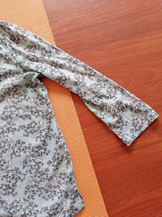 Camisa H&M pájaros y ramas