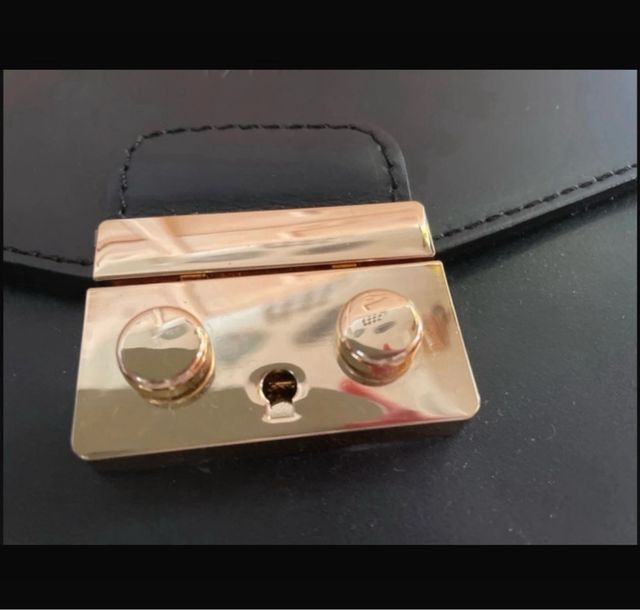 Bolso Negro Maison Heritage Dorado