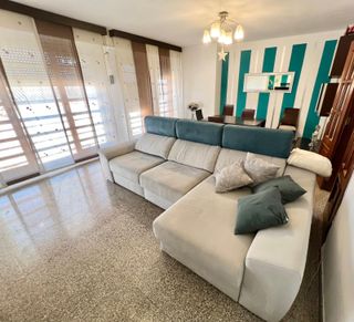 Piso vistas a dos calles.