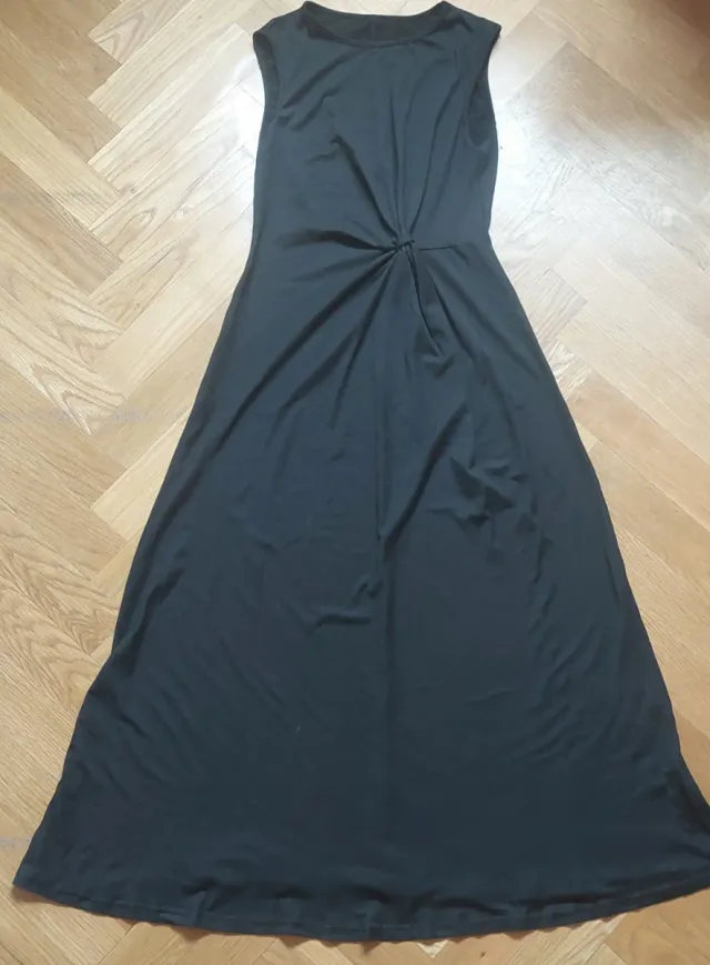 Vestido negro fluido