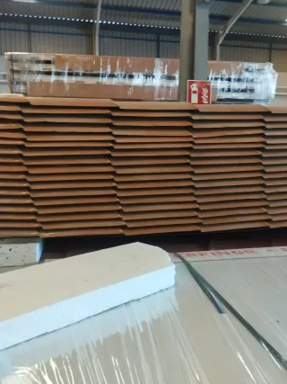 Panel Sándwich Sevilla. Porte. Montaje. Stock.