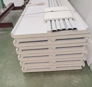 Panel Sándwich Sevilla. Porte. Montaje. Stock.