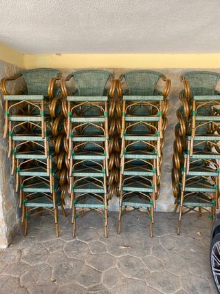 Sedie da esterno impilabili in rattan e alluminio