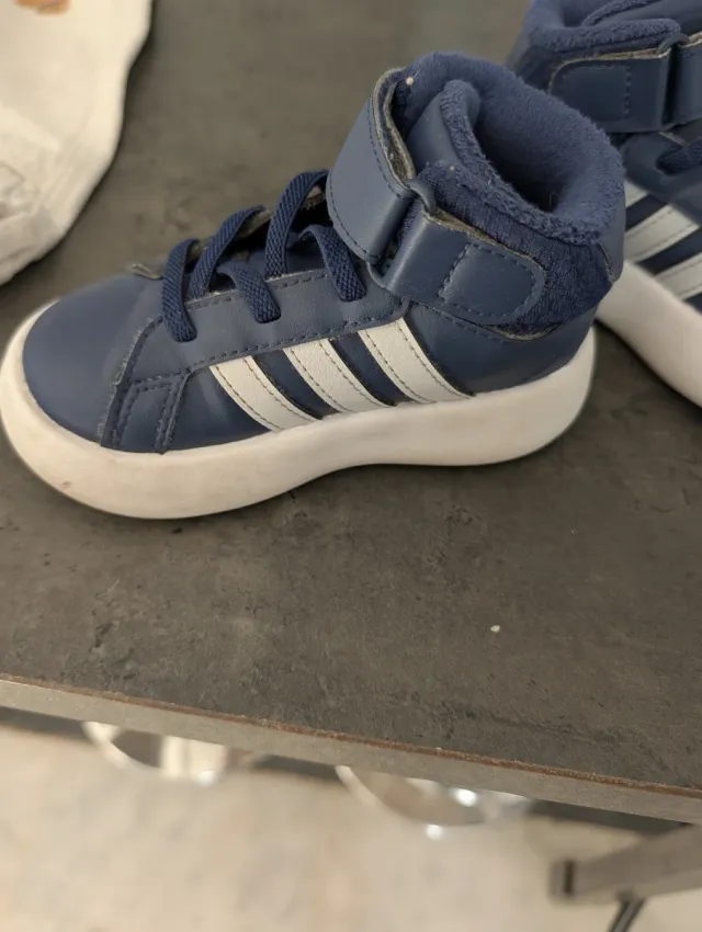 Zapatillas Adidas niño Talla 24