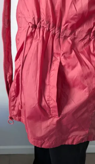 Chubasquero rosa mujer con capucha